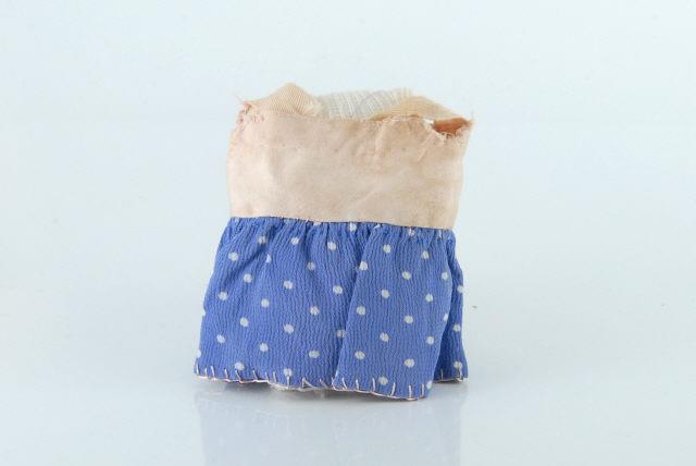 Vestido para boneca de Ruth Sprung Tarasantchi