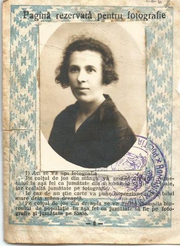 Documento com foto de Riva Jurist